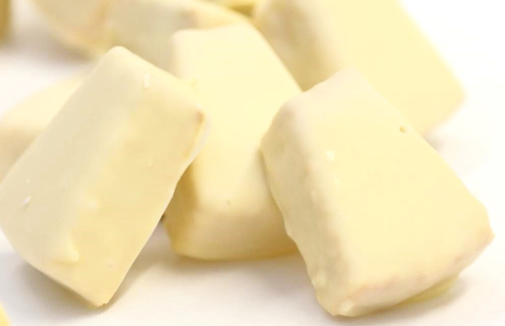 Baumkuchenspitzen mit Zartbitter/Weißschokolade 3x 250g 2. Wahl lose Ware in Schale