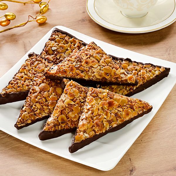 Nussecken mit Zartbitterschokolade mit 30% Haselnüssen 8 pcs.  350 g MHD 4/2026