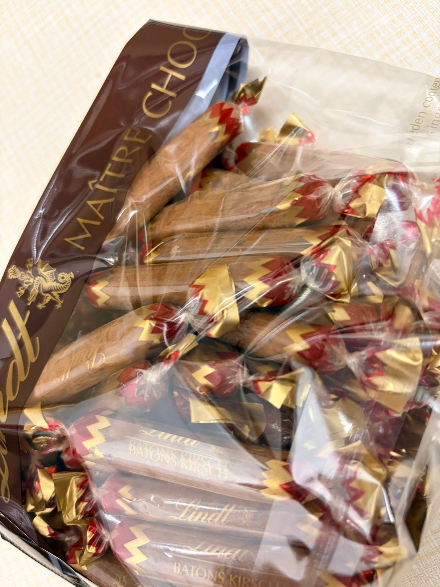 Lindt KIRSCH-STENGELI SPEZIALITÄTEN mit Kirschwasser (64 Stängli) | 500 g MHD: 06/26